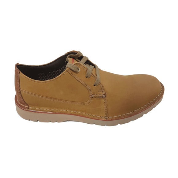 Mens Clarks Vargo Plain Toe Oxford in Dark Tan Leather. 26136676